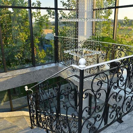 Mesecev Konak Bed and Breakfast Ni Esterno foto
