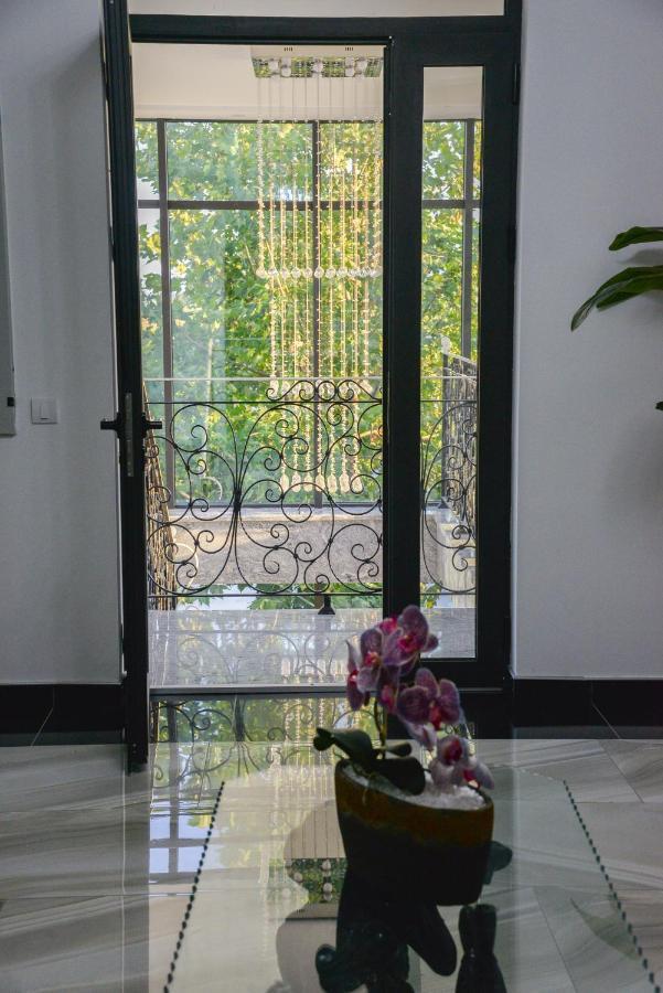 Mesecev Konak Bed and Breakfast Ni Esterno foto