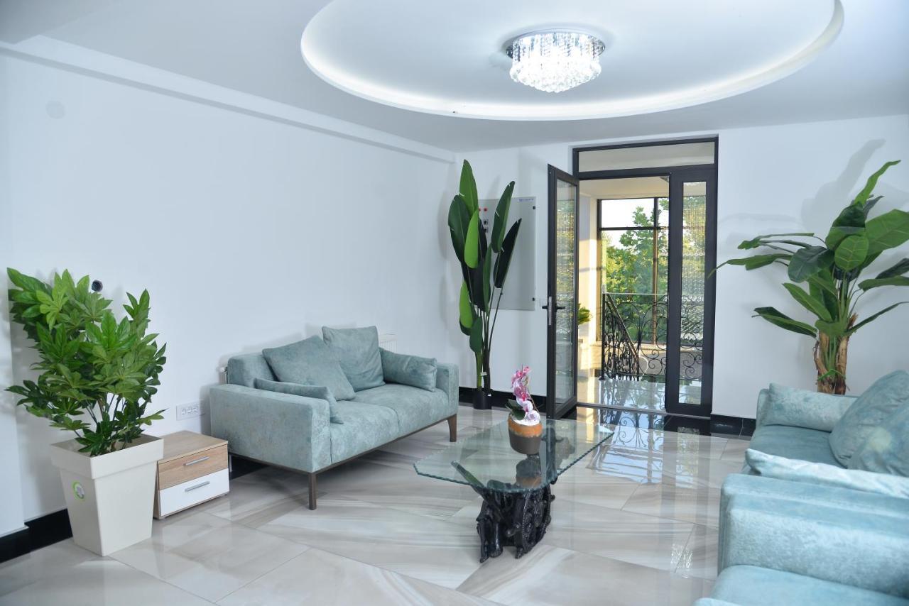 Mesecev Konak Bed and Breakfast Ni Esterno foto