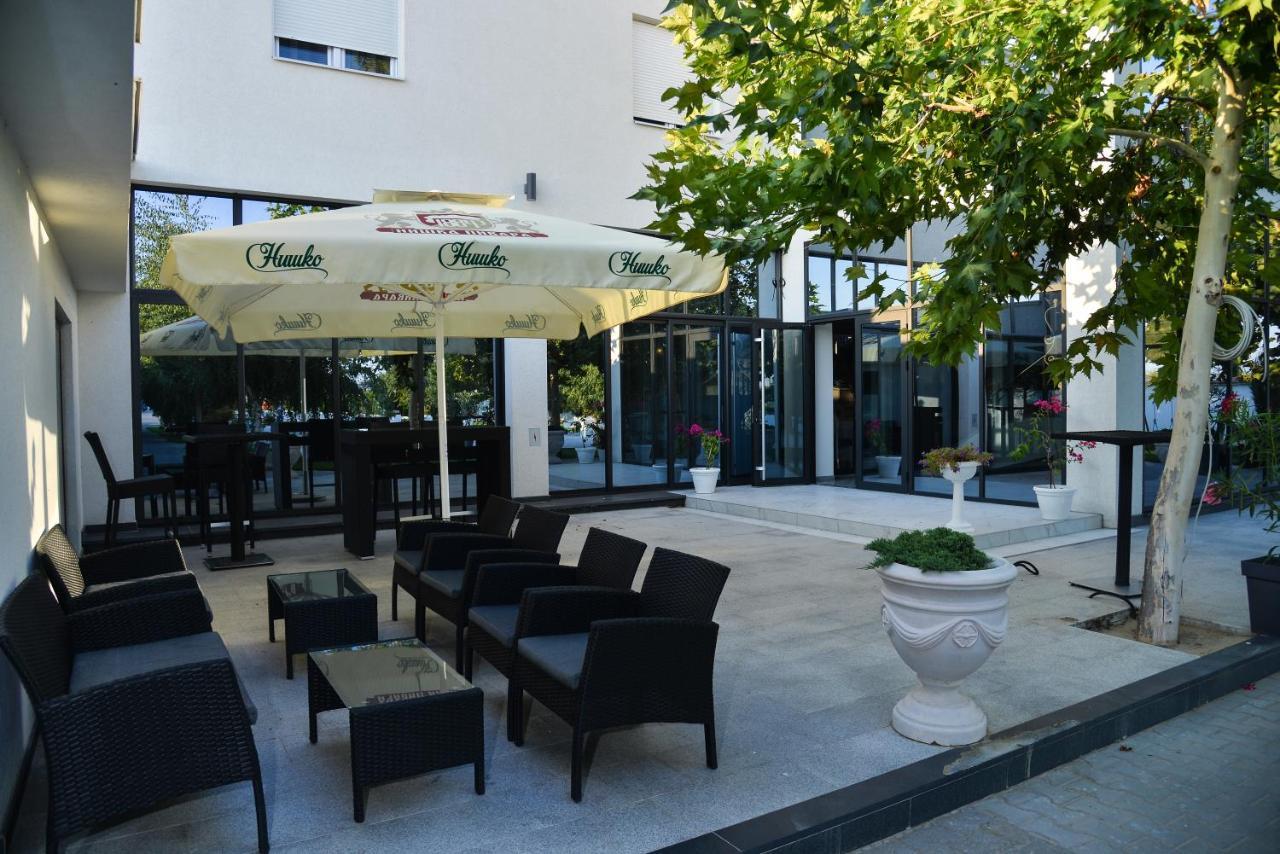 Mesecev Konak Bed and Breakfast Ni Esterno foto