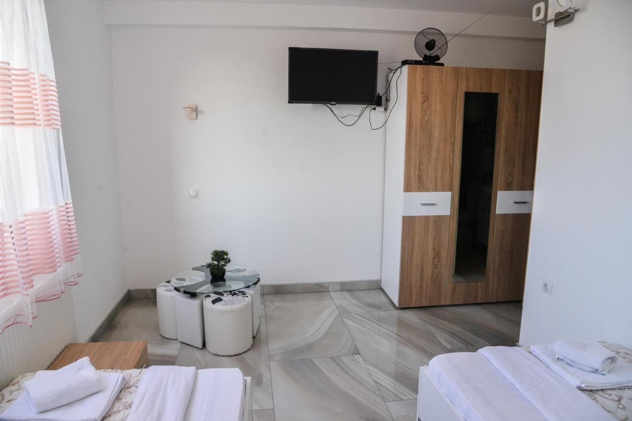 Mesecev Konak Bed and Breakfast Ni Esterno foto
